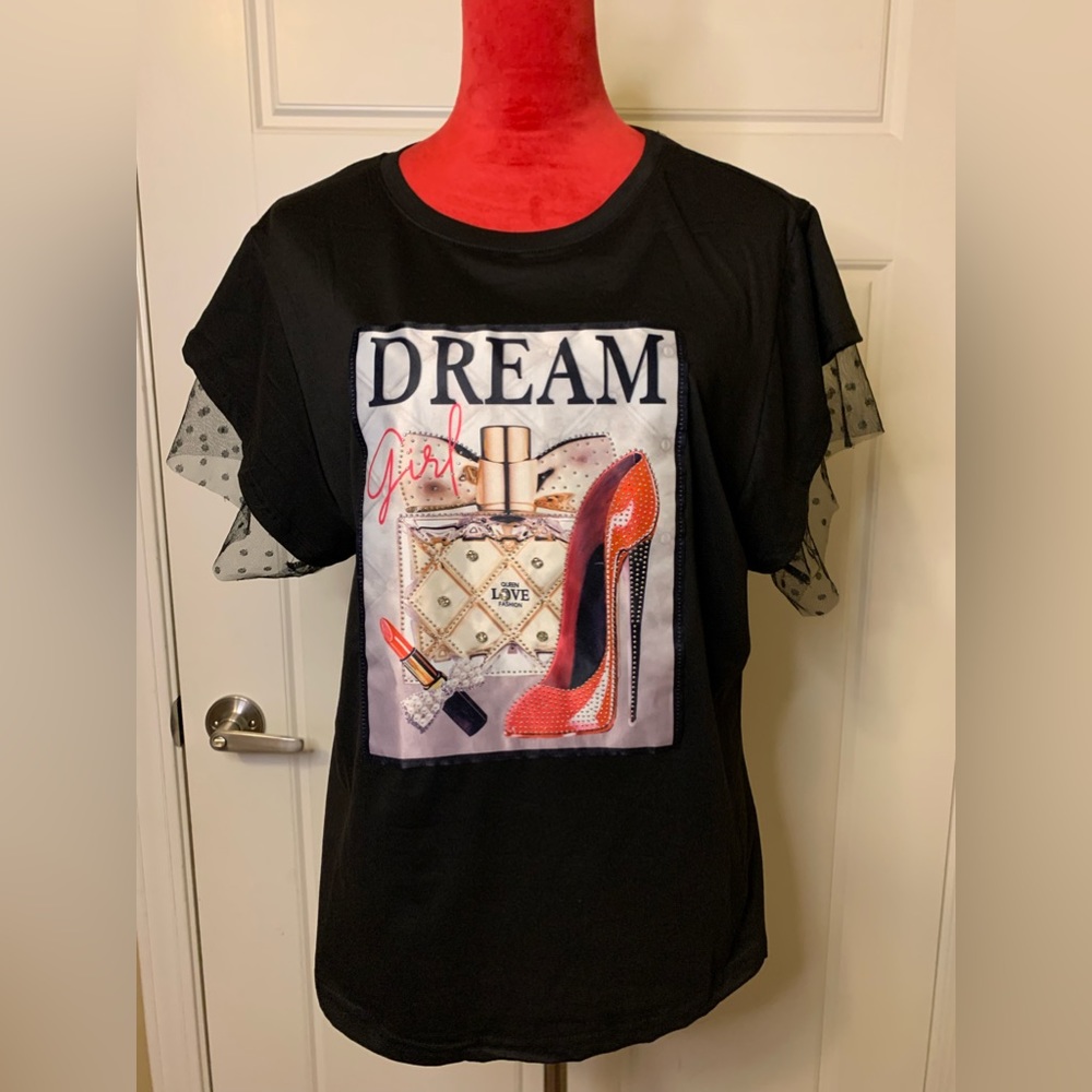 PLUS BLACK LACE SLEEVE GRAPHIC HIGH HEEL DREAM GIRL TEE